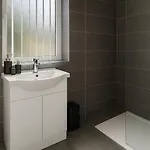 Modern 3 Bed Duplex 公寓 *