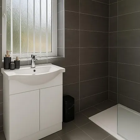 Modern 3 Bed Duplex شقة *
