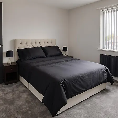 Modern 3 Bed Duplex شقة