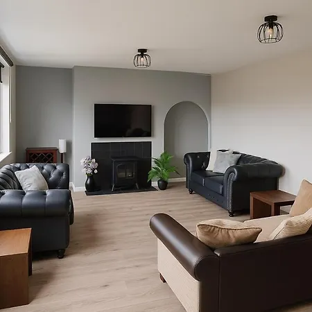 Modern 3 Bed Duplex شقة ليدز